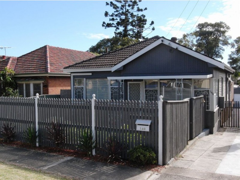 140 Crebert Street, Mayfield NSW 2304