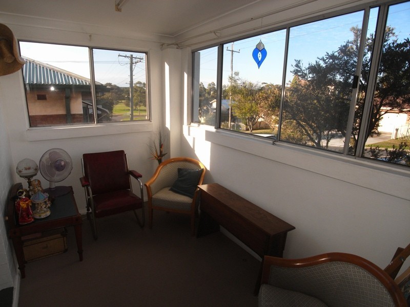 6 Arthur street, Mayfield NSW 2304