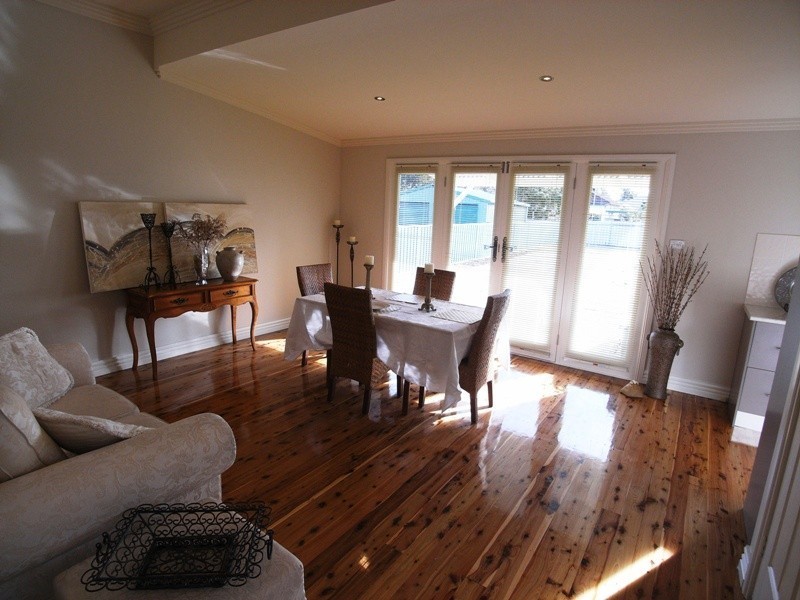 4 Henson Ave, Mayfield East NSW 2304