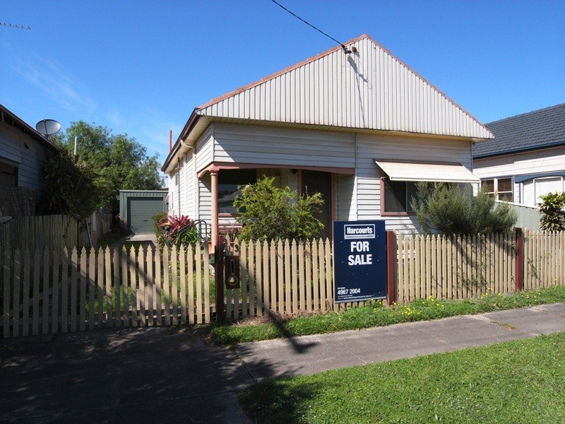 13 Albert Street, Mayfield NSW 2304