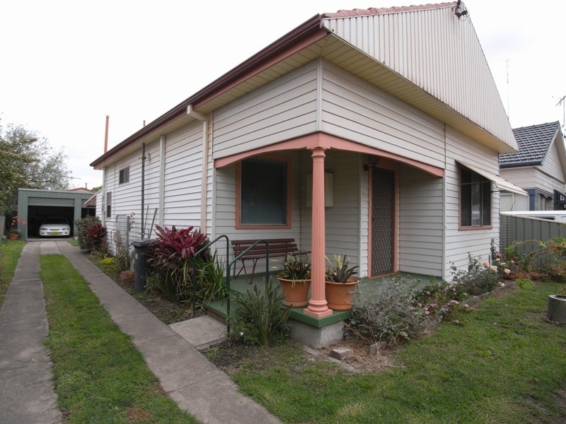 13 Albert Street, Mayfield NSW 2304