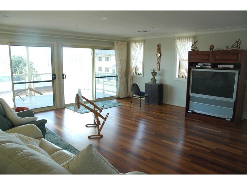 1 Cardigan Street, Stockton NSW 2295