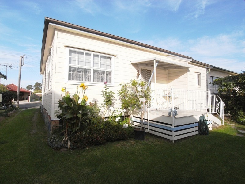 5 Vera Street, Waratah NSW 2298