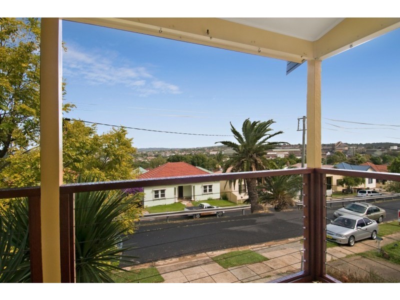 17 Cross Street, Mayfield NSW 2304