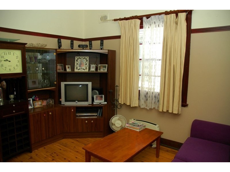 18 Baker Street, Mayfield NSW 2304