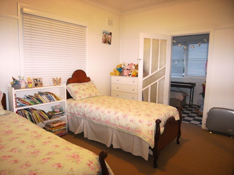 2 Griffiths street, Mayfield NSW 2304