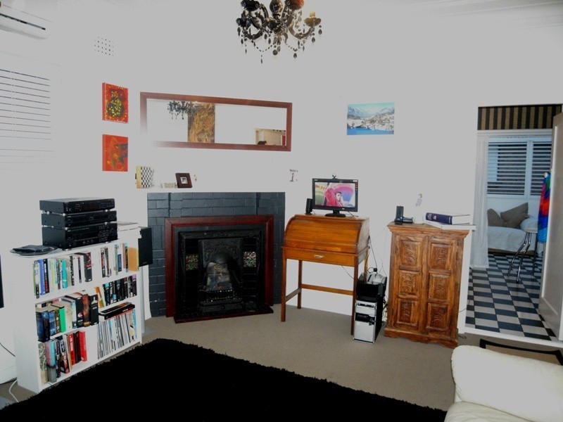 2 Griffiths street, Mayfield NSW 2304