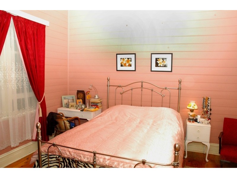 9 Barton Street, Mayfield NSW 2304