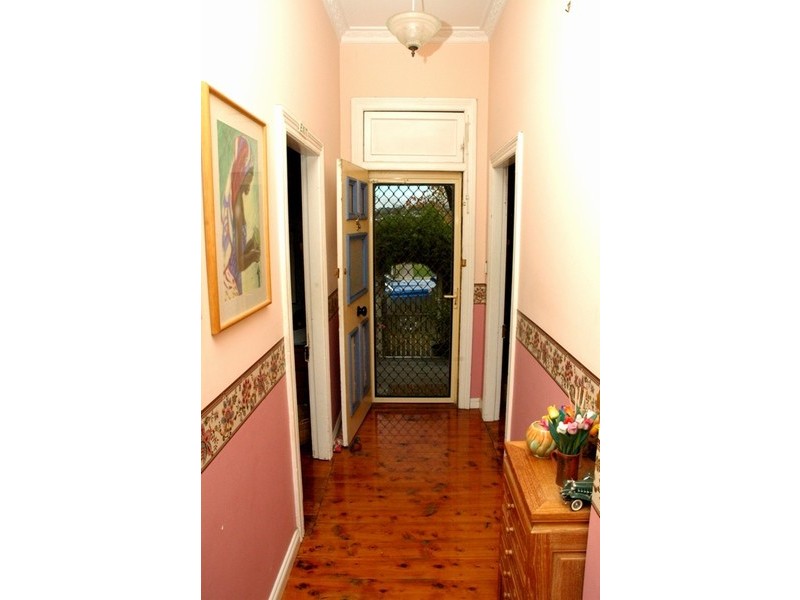 9 Barton Street, Mayfield NSW 2304