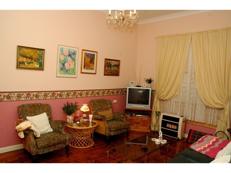 9 Barton Street, Mayfield NSW 2304