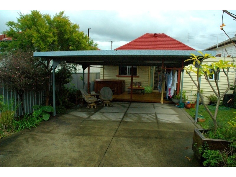 9 Barton Street, Mayfield NSW 2304