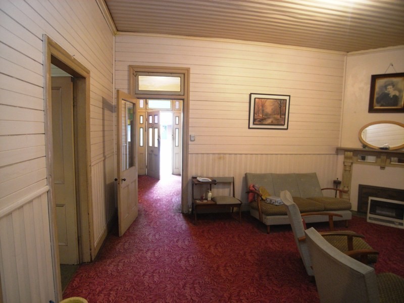 4 Villiers Street, Mayfield NSW 2304