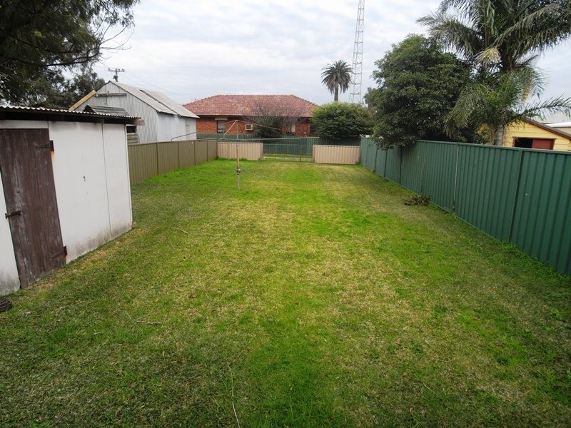 4 Villiers Street, Mayfield NSW 2304