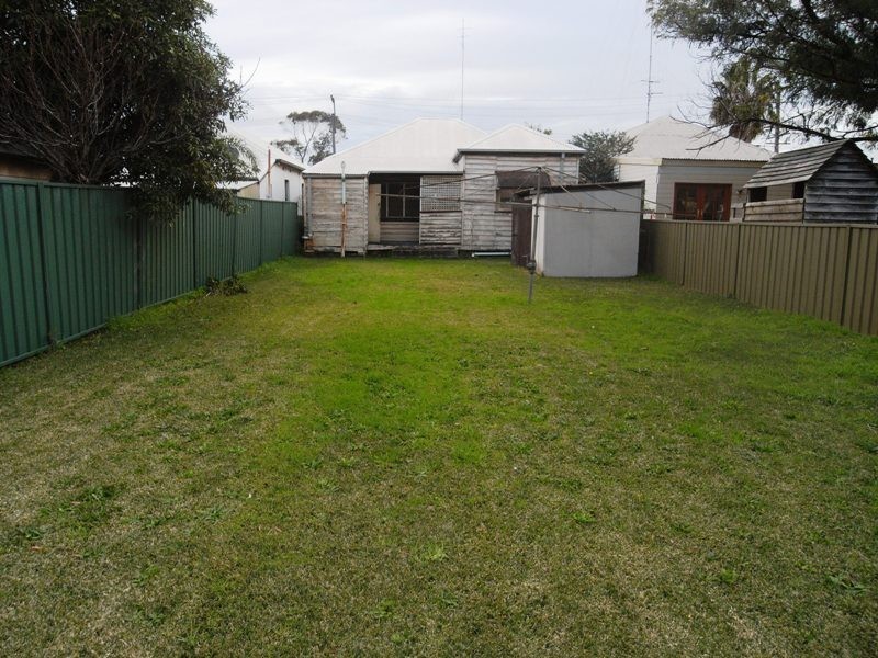 4 Villiers Street, Mayfield NSW 2304