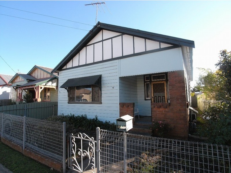 72 Sunderland Street, Mayfield NSW 2304