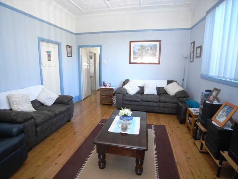 72 Sunderland Street, Mayfield NSW 2304