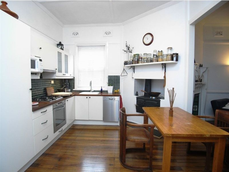 7 Barclay Street, Mayfield NSW 2304