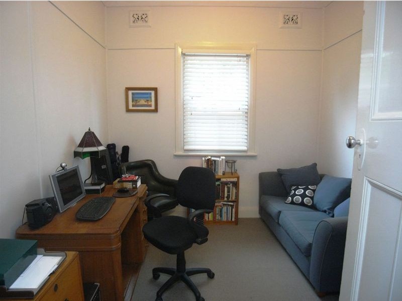 7 Barclay Street, Mayfield NSW 2304