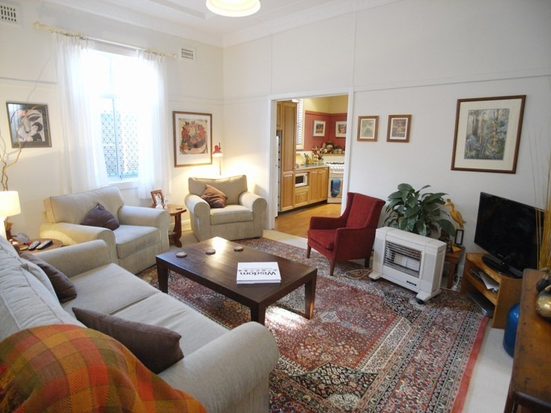 9 Mounter Street, Mayfield East NSW 2304