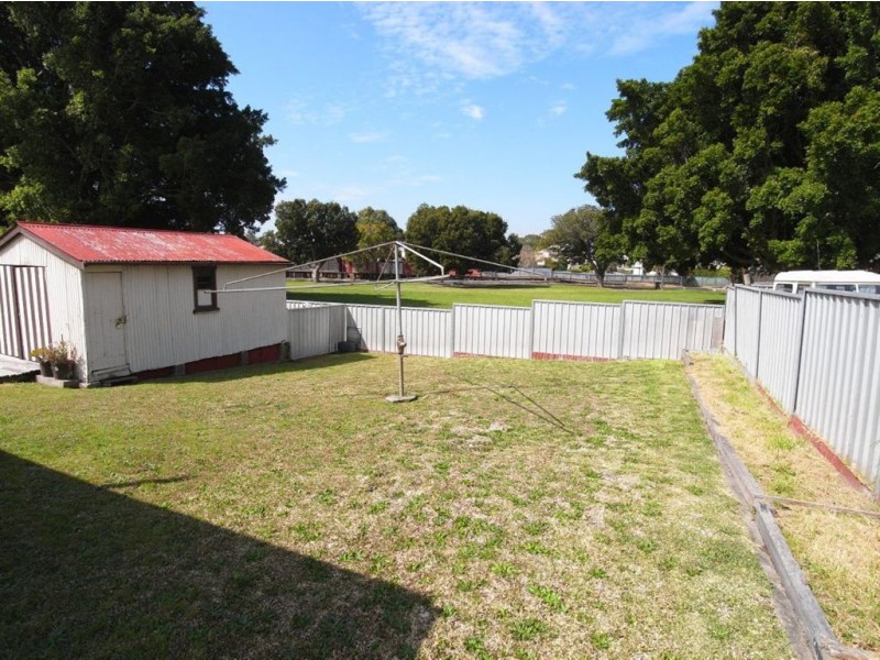 16 Hart Street, Mayfield NSW 2304