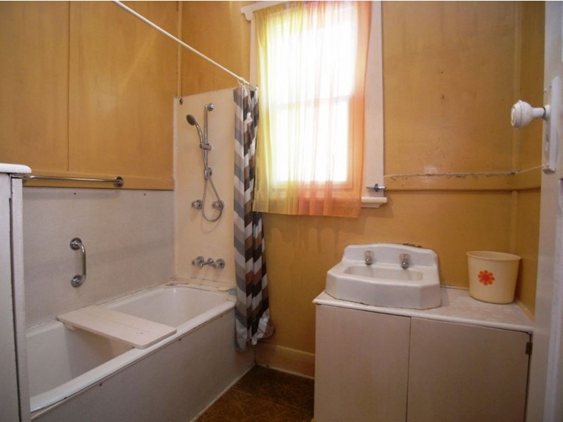 18 Rawson Street, Mayfield NSW 2304