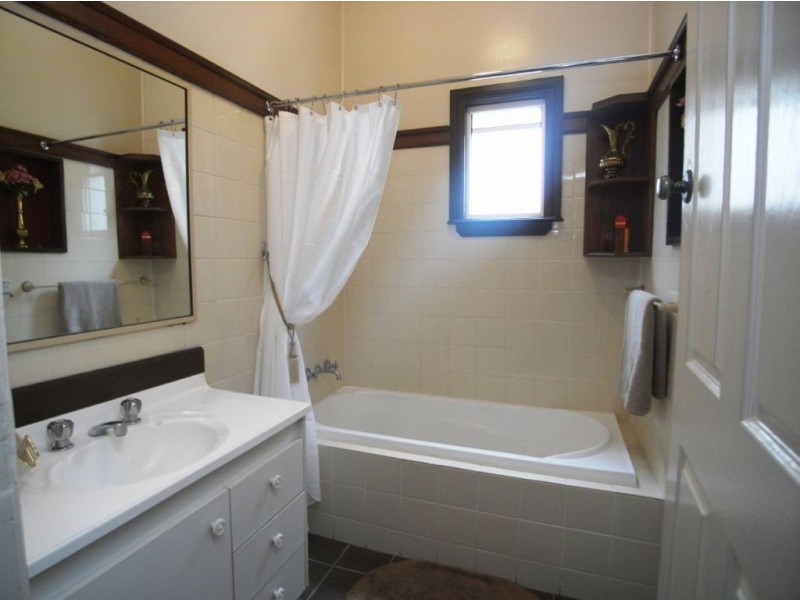 16 Roe Street, Mayfield NSW 2304