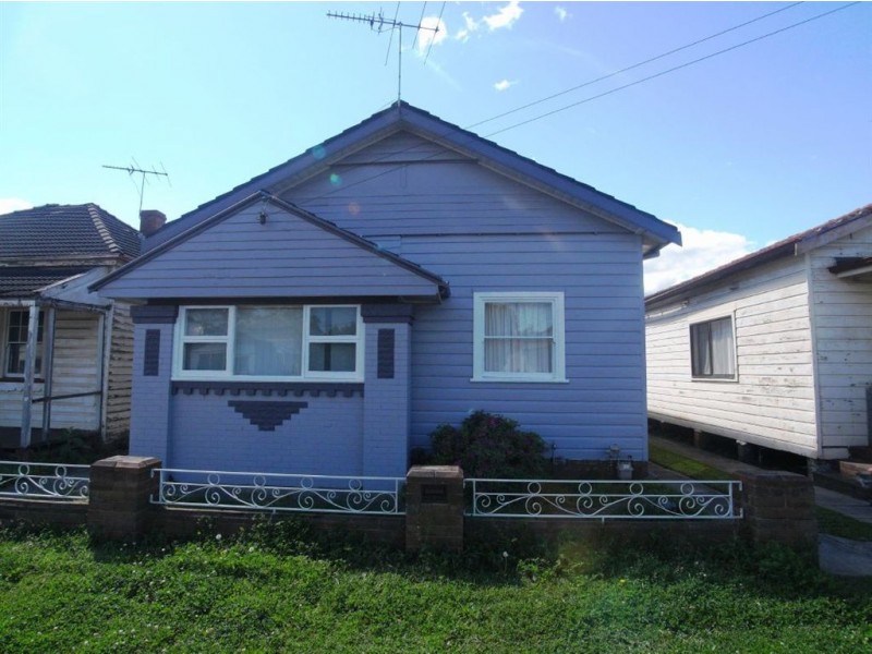 8 Wilkinson Street, Mayfield NSW 2304