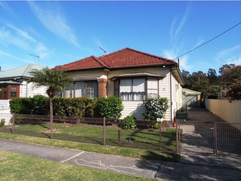 17 Burnett Street, Mayfield NSW 2304