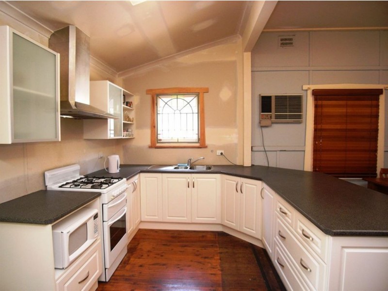 15 Waratah Street, Mayfield NSW 2304