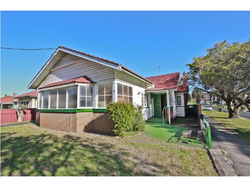 2 Contay Street, Mayfield NSW 2304