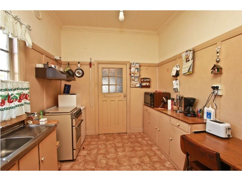 2 Contay Street, Mayfield NSW 2304