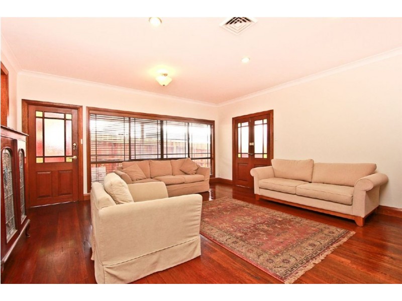 17 Werribi St East, Mayfield NSW 2304