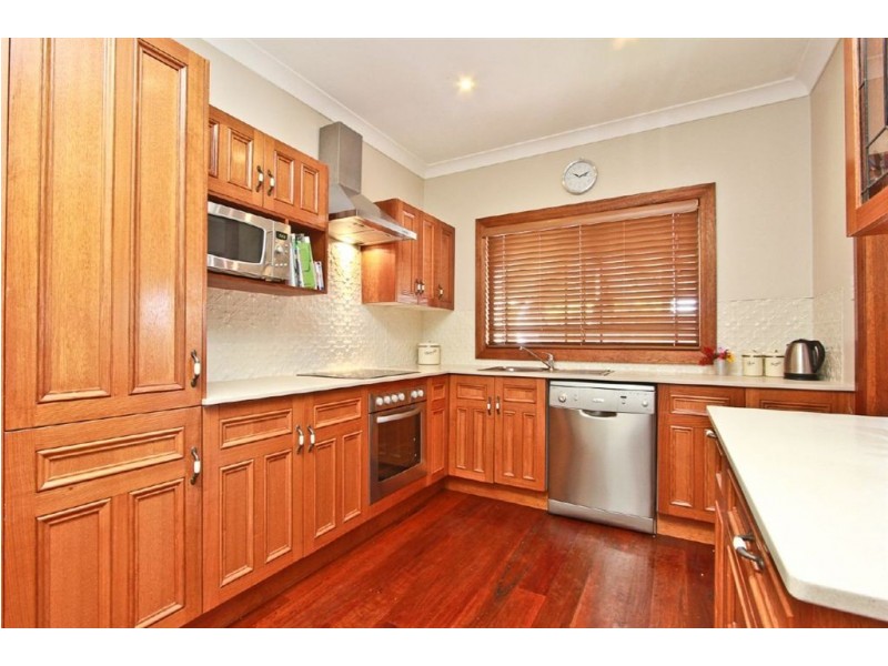 17 Werribi St East, Mayfield NSW 2304