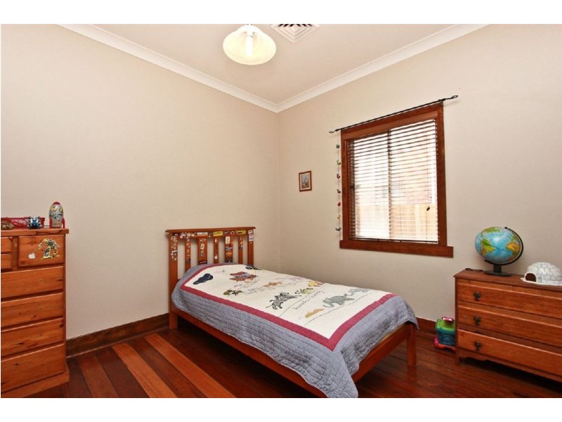 17 Werribi St East, Mayfield NSW 2304