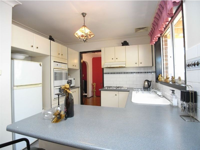 18 O’Learia Cres, Warabrook NSW 2304