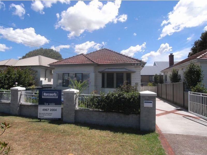 4 Griffith Street, Mayfield NSW 2304
