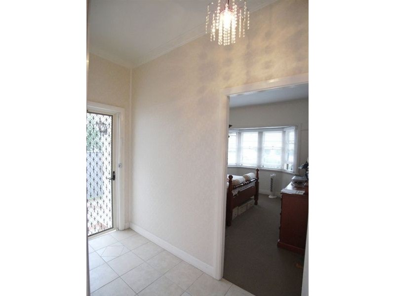 4 Griffith Street, Mayfield NSW 2304