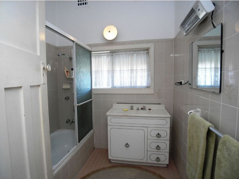 16 Bourke Street, Mayfield NSW 2304