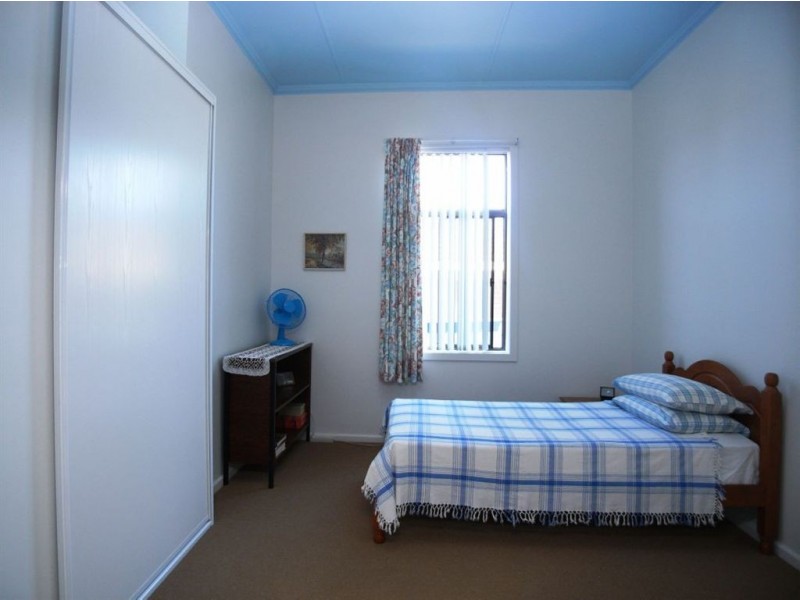 8 Moate Street, Georgetown NSW 2298