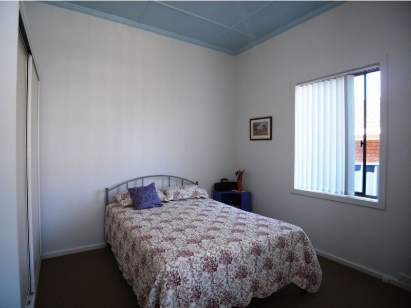 8 Moate Street, Georgetown NSW 2298