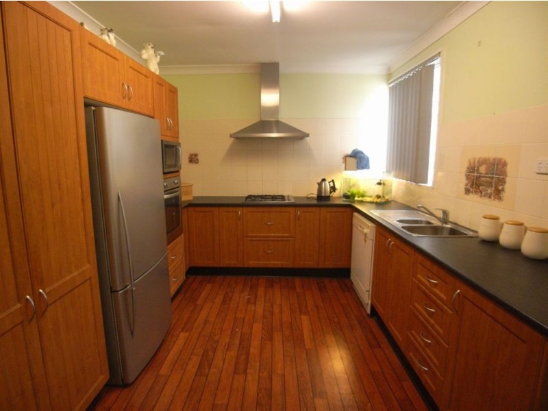 18 Ingall Street, Mayfield East NSW 2304