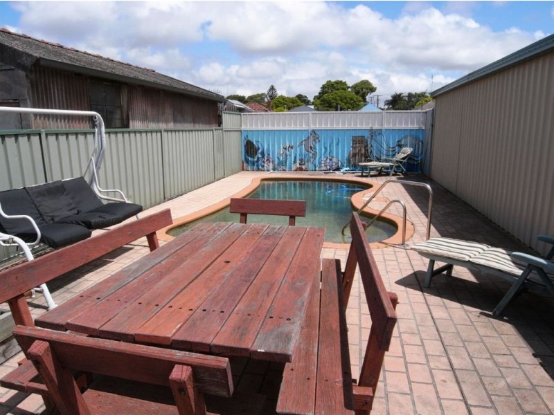 18 Ingall Street, Mayfield East NSW 2304