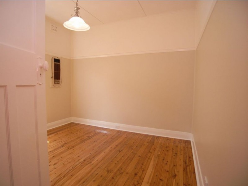 7 Arnold, Mayfield NSW 2304