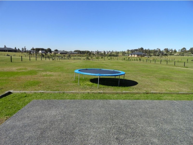 90 River Road, Windella NSW 2320