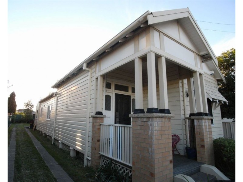 31 Roe street, Mayfield NSW 2304