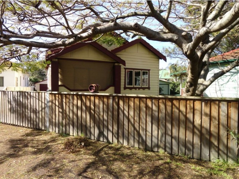 17 Ferndale Street, Tighes Hill NSW 2297