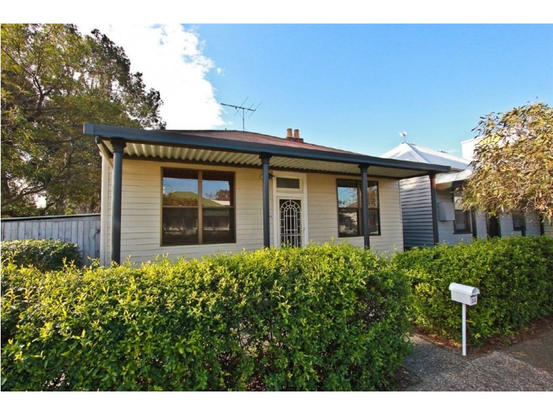 34 Lindsay Street, Hamilton NSW 2303