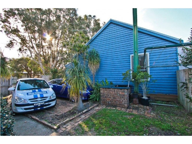 34 Lindsay Street, Hamilton NSW 2303