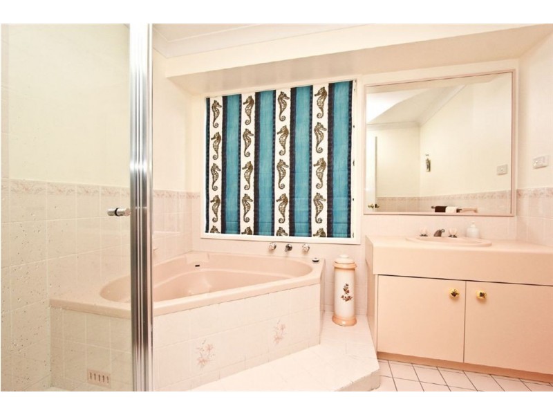 20 Bakeri Crt, Warabrook NSW 2304