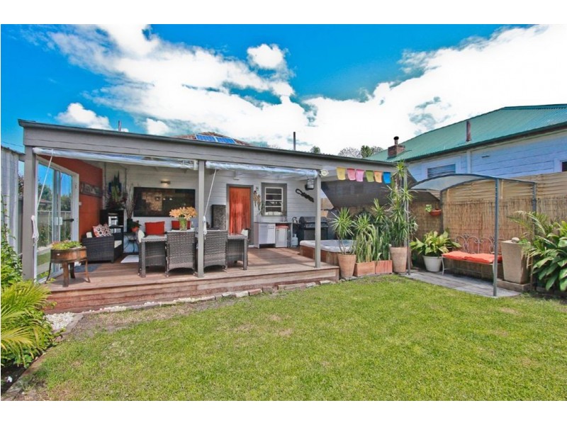 17 Railway Terrace, Mayfield NSW 2304